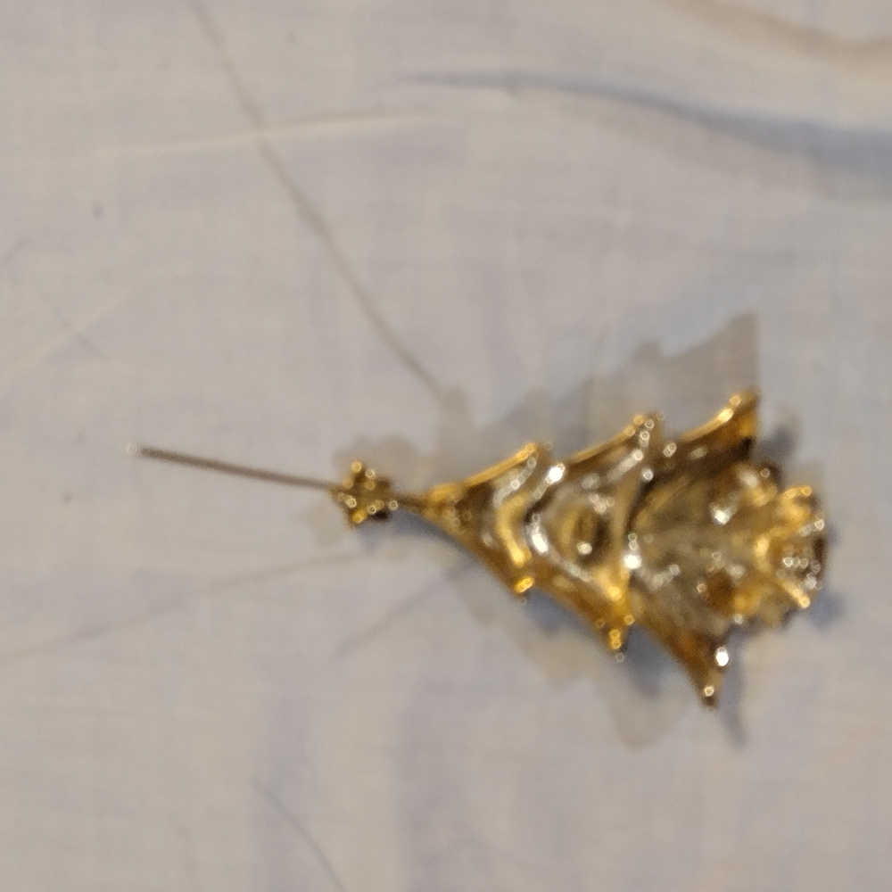 The Franklin Mint Green and Gold Christmas Tree Brooch - Picture 4 of 6